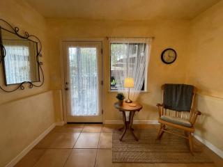 Dream Glamping Vacation for a Couple: Charming Cottage in the Woods with Mountain Views in Big Sur, California - Notleys Landing - 9