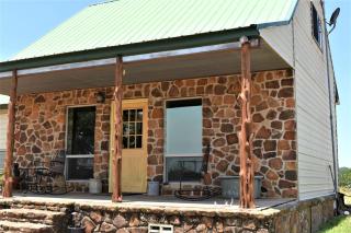 Cozy Cabin Rental for a Weekend Getaway near Historic Fredericksburg in Texas - Mason - 0