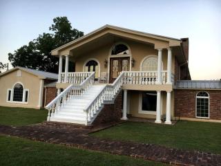 Secluded Spacious Cabin for Groups in Pike County, Mississippi - - 8