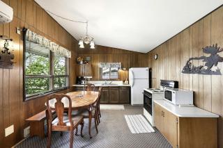 Charming Pet Friendly Cabin for 8 in Fergus Falls, Minnesota - Fergus Falls - 6