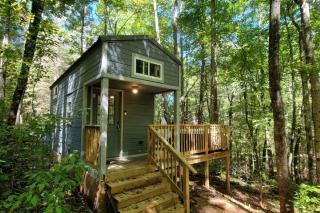 Amazing Pet-Friendly Tiny House Rental with Hot Tub in the Chattahoochee National Forest, Georgia - Suches - 0