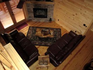 Secluded Cabin Rental with a Hot Tub in the Blue Ridge Mountains, Georgia - Ellijay - 8