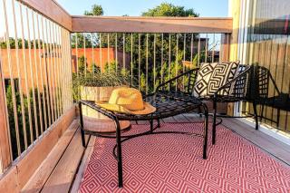 Vibrant Two-Story Cottage for a Unique Glamping Getaway in Santa Fe, New Mexico - 7