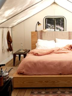 Deluxe Glamping Tent for Weekend Getaways in Upstate NY - - 7