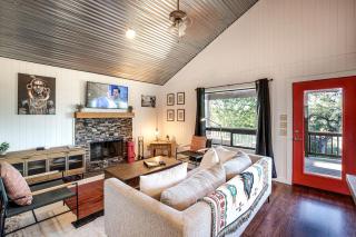 Pet Friendly Texas Hill Country Glamping Cabin on the Llano River - - 1