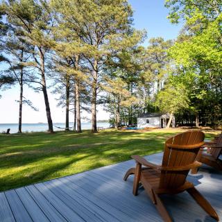 Charming Cabin Rental Nestled in a Secluded Cove for a Chesapeake Bay Getaway - White Stone - 0