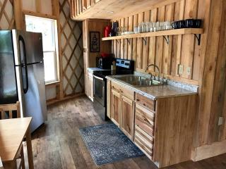 Gorgeous Yurt Rental for a River Vacation near Roanoke, Virginia - Rich Creek - 4