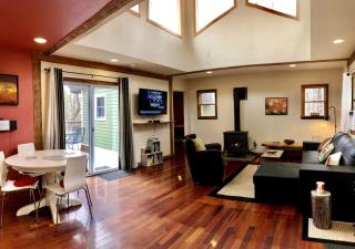 One-Bedroom Luxury Cabin with Hot Tub in Heart of Woodstock in Upstate New York - Woodstock - 5