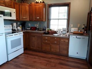 Countryside Tiny House Rental for Weekend Getaway near Springfield, Illinois - Murrayville - 6