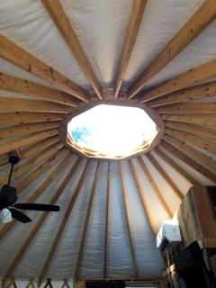 Intimate Yurt Rental Ideal for Romantic Glamping in Virginia - Rich Creek - 7