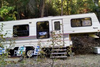 Rustic Caravan Getaway on a Creek in the Klamath National Forest of California - - 7