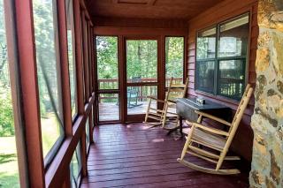 Mountain Cabin Rental Under Two Hours from Atlanta for Lake Nottely Getaway in Georgia - Blairsville - 8
