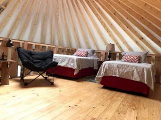 Sunny Yurt Rental with a Beautiful Interior on the New River in Virginia - Rich Creek - 1