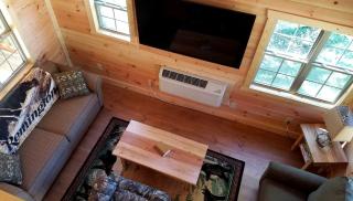 Cozy Family-Friendly Cabin with Private Outdoor Jacuzzi near Huntington, West Virginia - Genoa - 8