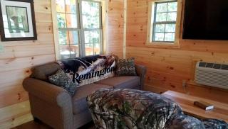 Cozy Family-Friendly Cabin with Private Outdoor Jacuzzi near Huntington, West Virginia - Genoa - 7
