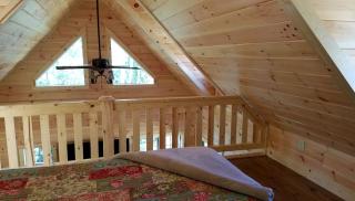 Cozy Family-Friendly Cabin with Private Outdoor Jacuzzi near Huntington, West Virginia - Genoa - 6