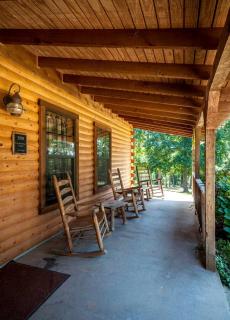 Fantastic Log Cabin Rental for a Fun-Filled Family Vacation in Texas - Nacogdoches - 0