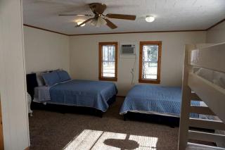 Fantastic Log Cabin Rental for a Fun-Filled Family Vacation in Texas - Nacogdoches - 5