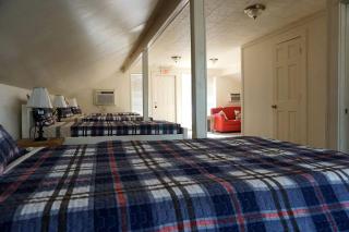 Fantastic Log Cabin Rental for a Fun-Filled Family Vacation in Texas - Nacogdoches - 2