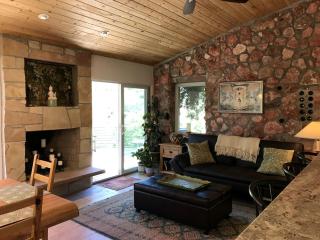 Peaceful Vacation Suite Rental Overlooking Mescal Canyon in Clarkdale, Arizona - Clarkdale - 3