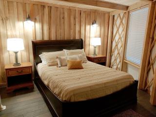 Riverside Mongolian Yurt Glamping Retreat for Six in Virginia - Rich Creek - 2
