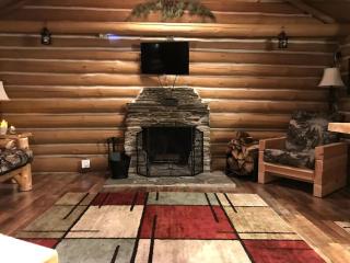 Authentic Log Cabin Rental for a Family Camping Getaway near Chase Lake, New York - Glenfield - 0