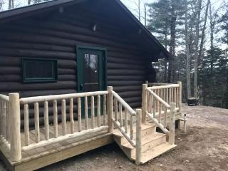 Authentic Log Cabin Rental for a Family Camping Getaway near Chase Lake, New York - Glenfield - 8