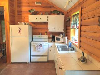 Rustic Cabin Nestled in the Stunning Mark Twain National Forest, Missouri - - 5