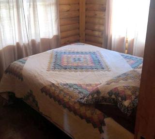 Rustic Cabin Nestled in the Stunning Mark Twain National Forest, Missouri - - 1