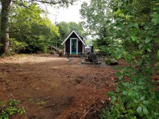 Idyllic Tiny House with a Chiminea Ideal for Weekend Getaways from Boston - Ayer - 9