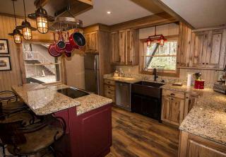 Private Cabin Rental for Eight in the Nantahala National Forest, North Carolina - Robbinsville - 5