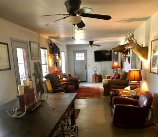 Creekside Cabin in Llano Ideal for a Weekend Getaway in Texas Hill Country - Llano - 5