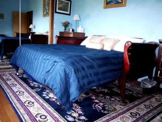 Peaceful Luxury Suite in a Bed and Breakfast with Balcony and Gorgeous Mountain Views by New Hampshire's Newfound Lake - Hebron - 8