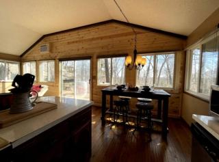 Idyllic Woodland Cabin with near the Roaring River State Park, Missouri - Cassville - 8