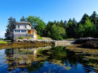 Incredible Cottage Vacation Rental in Mid Coast Maine with Private Beach near Brunswick, Maine - Phippsburg - 0