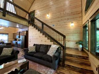 Luxury Log Cabin in Broken Bow, Ideal for Family Glamping Getaways - Broken Bow - 5