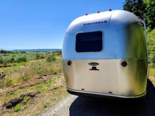 Stylish Washington Glamping Airstream on Double Bluff Beach - Freeland - 6