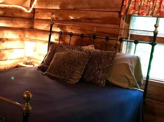 Cozy Log Cabin Rental for Two near the Wolf River in Elton, Wisconsin - White Lake - 0