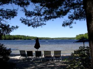 Cozy Cottage Rental with Lovely Beach Views on Halfmoon Lake, New Hampshire - Alton - 9
