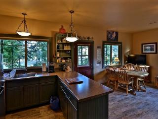 Quiet Cottage Rental for Two in Horse Country near Yosemite National Park Gateway, California - Catheys Valley - 1