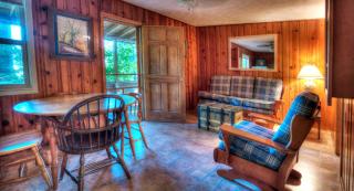 Two-Bedroom Cabins for Rent near Daniel Boone National Forest, Kentucky - Somerset - 9