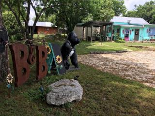 Vacation Cabin near the Boutiques and Galleries in Ingram, Texas - Ingram - 4