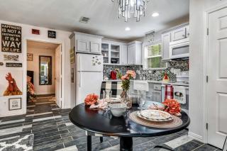 Stylish Wills Point Cottage near Dallas Ideal for Romantic Getaways in Texas - Wills Point - 3