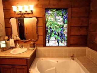 Luxury Half-Board Room Rental in the Beautiful Region of Northwest Arkansas - Ponca - 9
