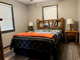 Cute Cabin Rental for Gorgeous Getaways in North Georgia Mountains - Suches - 5
