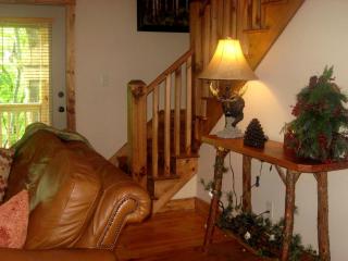Secluded Cabin Surrounded by Woodlands in Blowing Rock, North Carolina - Blowing Rock - 4