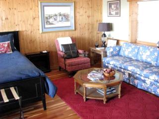 Cozy Log Cabin Rental with a Hot Tub and Views of Beaver Lake, Arkansas - Eureka Springs - 6