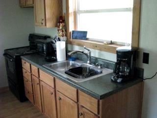 Cozy Log Cabin Rental with a Hot Tub and Views of Beaver Lake, Arkansas - Eureka Springs - 3