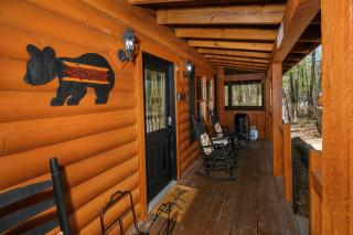 Screened in porch with hot tub and TV! - Sevierville - 2