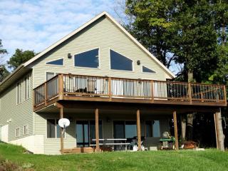 Waterfront Vacation Rental Overlooking the Mississippi River in De Soto, Wisconsin - De Soto - 9